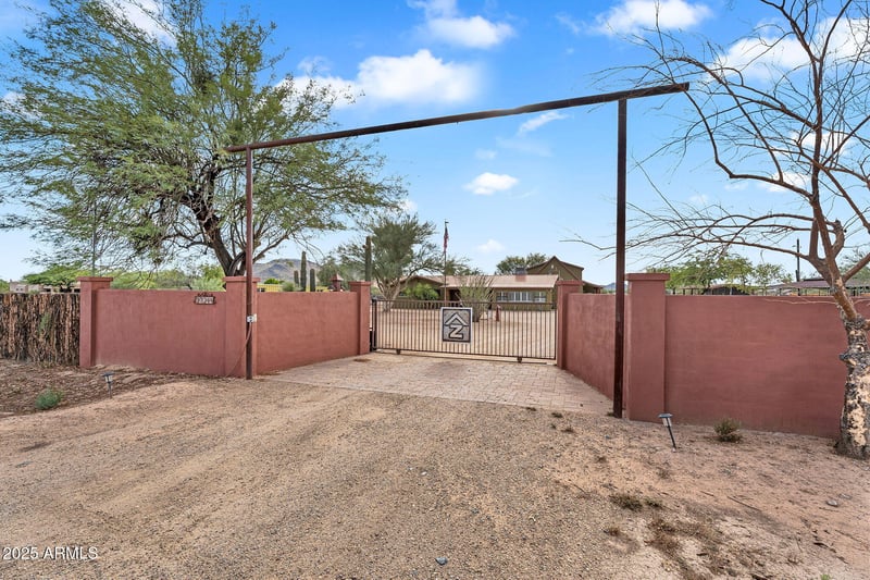 37044 7th Ave, Phoenix, AZ 85086