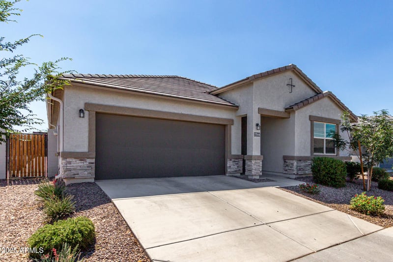 37044 Aleutian Dr, San Tan Valley, AZ 85143
