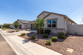 37044 Aleutian Dr, San Tan Valley, AZ 85143
