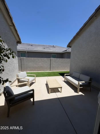 37044 Aleutian Dr, San Tan Valley, AZ 85143
