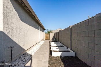 37044 Aleutian Dr, San Tan Valley, AZ 85143