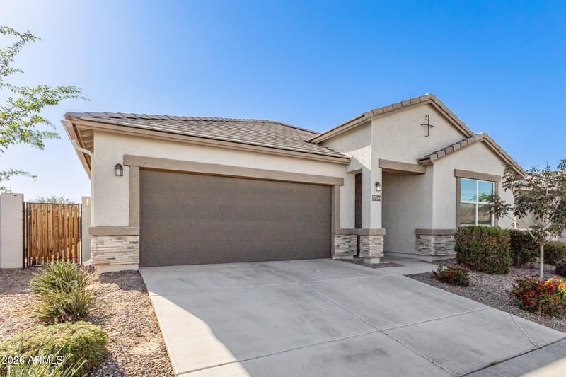 37044 Aleutian Dr, San Tan Valley, AZ 85143