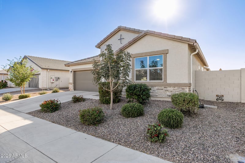 37044 Aleutian Dr, San Tan Valley, AZ 85143