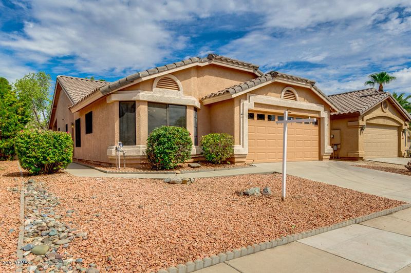 3706 W Blackhawk Dr, Glendale, AZ 85308