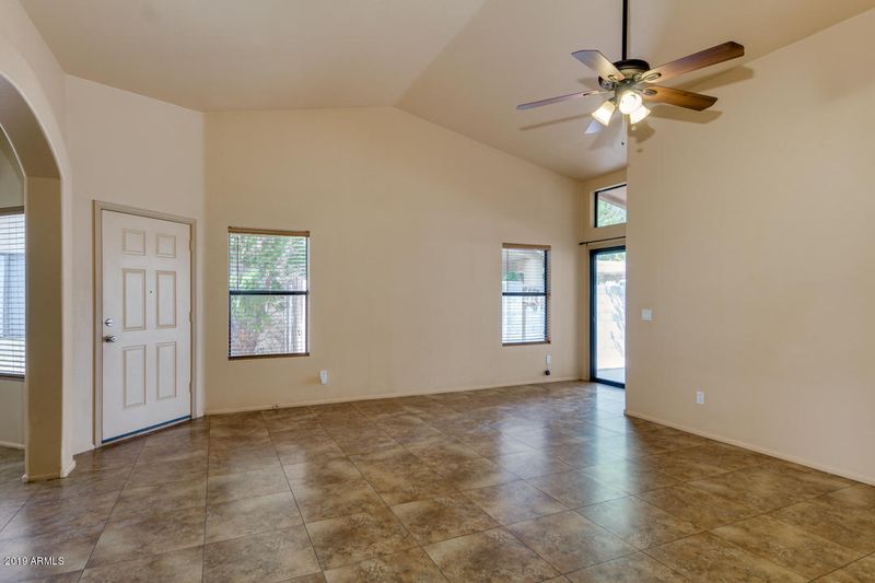 3706 W Blackhawk Dr, Glendale, AZ 85308