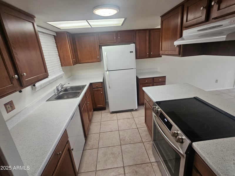 3707 Paradise Dr, Phoenix, AZ 85028