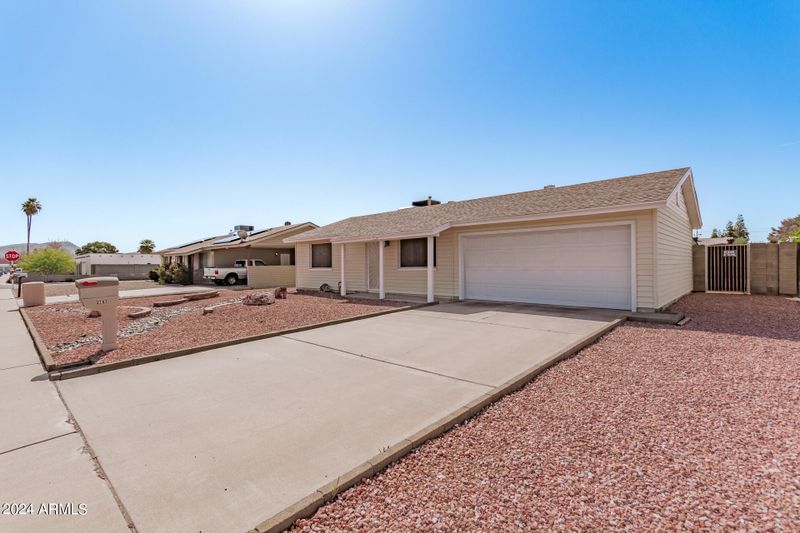 3707 W Charter Oak Rd, Phoenix, AZ 85029