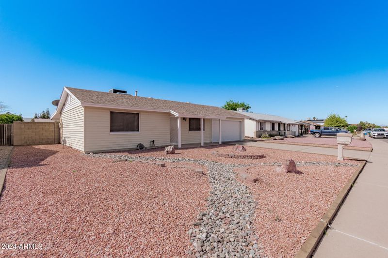 3707 W Charter Oak Rd, Phoenix, AZ 85029