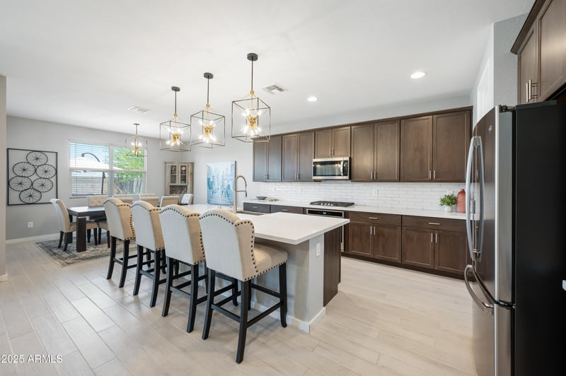 37082 Rhinelander Dr, San Tan Valley, AZ 85140