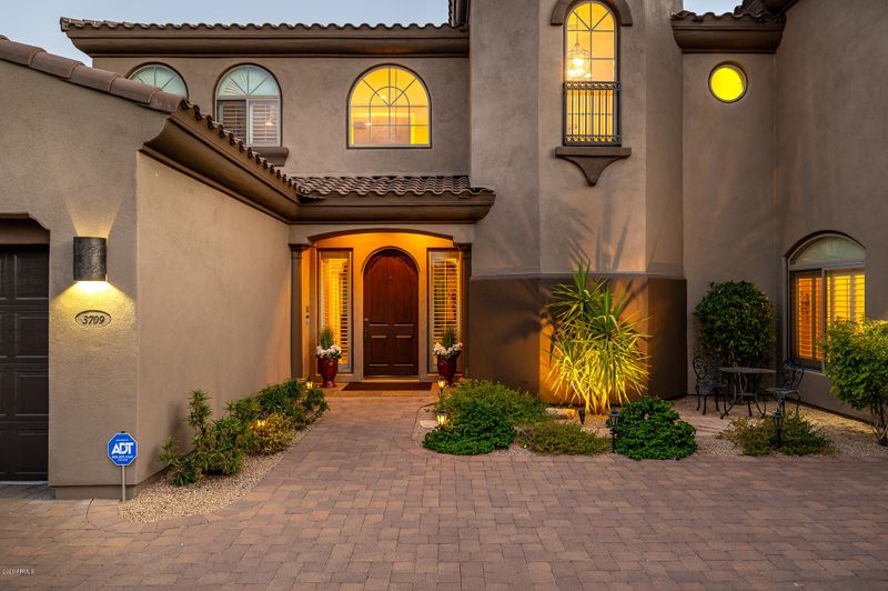 3709 E Bryce Ln, Phoenix, AZ 85050