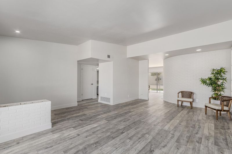 3709 E Glenrosa Ave, Phoenix, AZ 85018