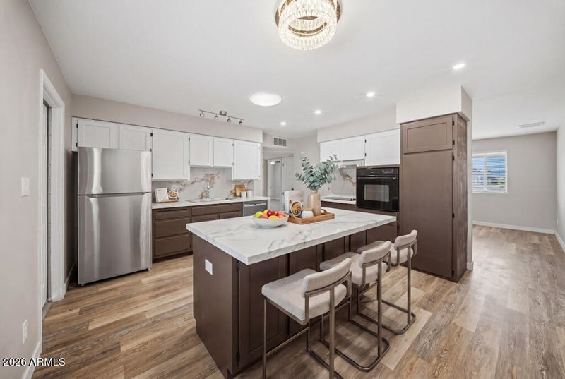 3709 W Echo Ln, Phoenix, AZ 85051