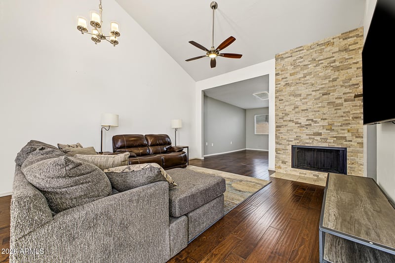 371 W Lodge Dr, Tempe, AZ 85283