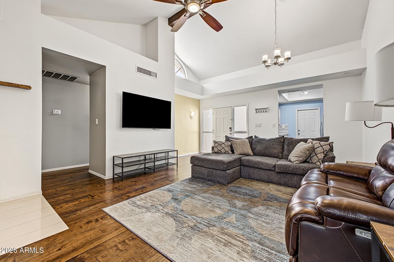 371 W Lodge Dr, Tempe, AZ 85283