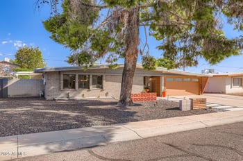3710 Paradise Dr, Phoenix, AZ 85028