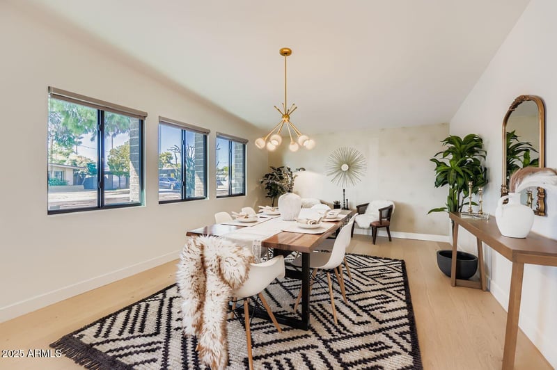 3710 Paradise Dr, Phoenix, AZ 85028