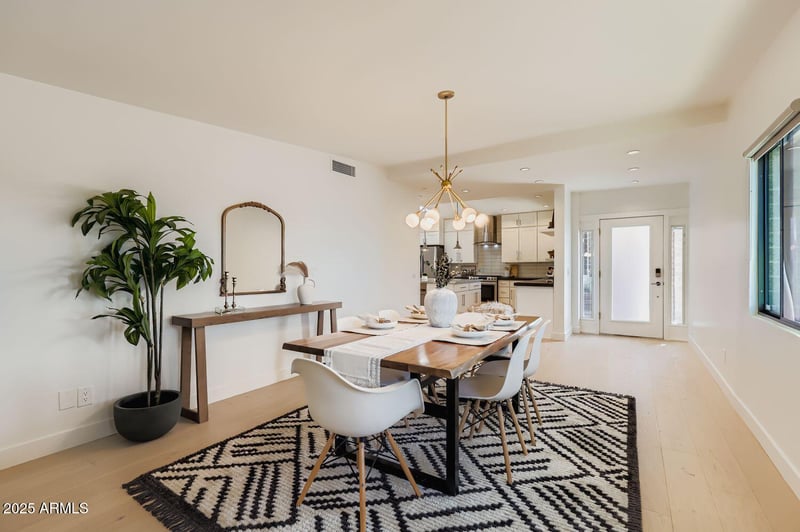 3710 Paradise Dr, Phoenix, AZ 85028