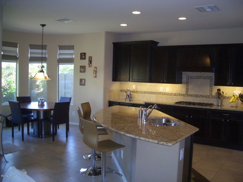 3711 E Huett Ln, Phoenix, AZ 85050