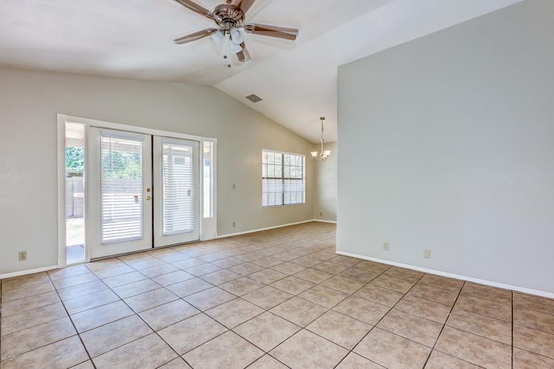 3711 W Villa Theresa Dr, Glendale, AZ 85308