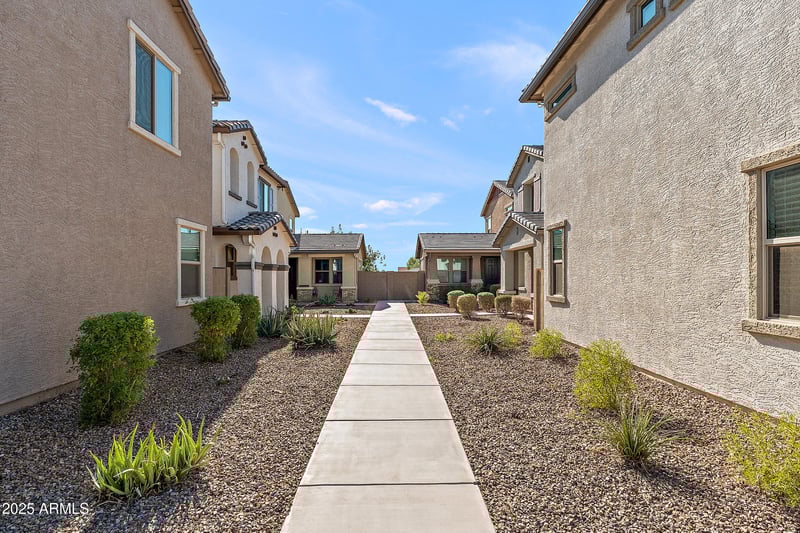 3712 58th Dr, Phoenix, AZ 85043