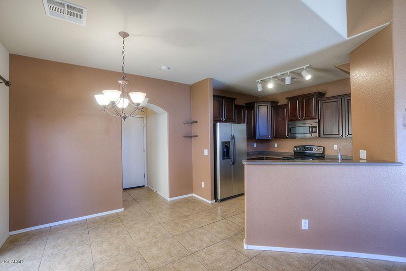3712 E Kerry Ln, Phoenix, AZ 85050