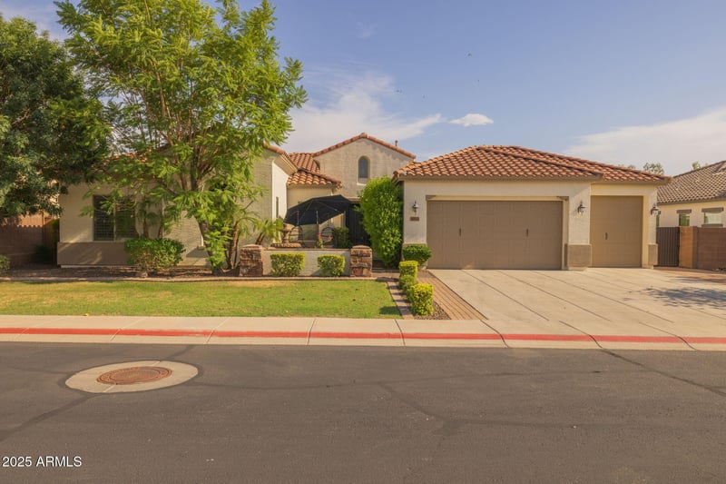 3713 Ellis St, Mesa, AZ 85205