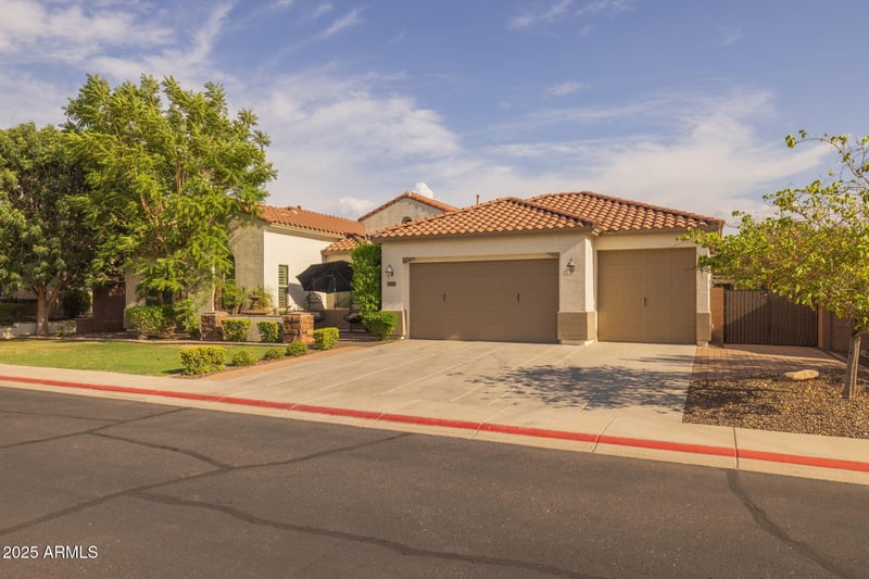 3713 Ellis St, Mesa, AZ 85205