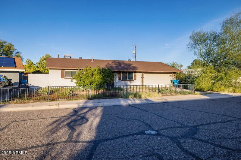 3714 Echo Ln, Phoenix, AZ 85051