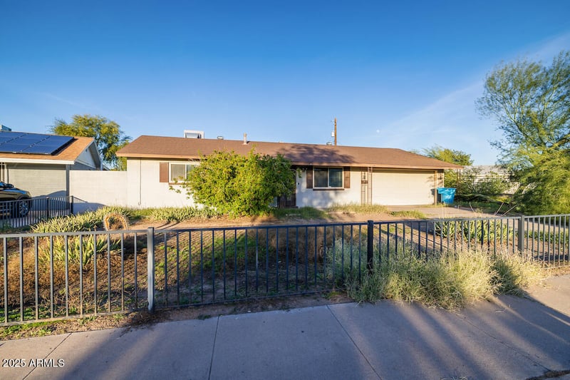 3714 Echo Ln, Phoenix, AZ 85051