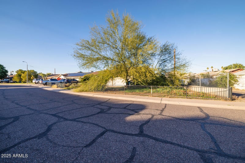 3714 Echo Ln, Phoenix, AZ 85051