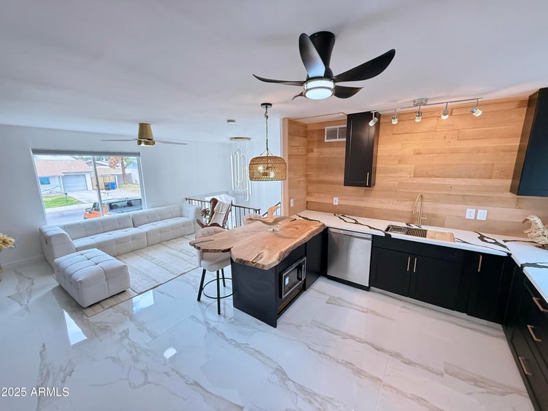 3717 Columbine Dr, Phoenix, AZ 85029