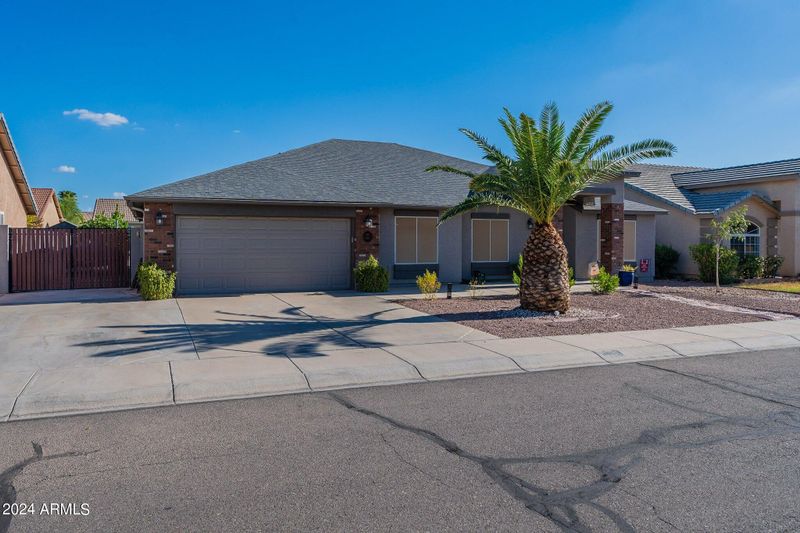 3717 E Whitehall Dr, San Tan Valley, AZ 85140