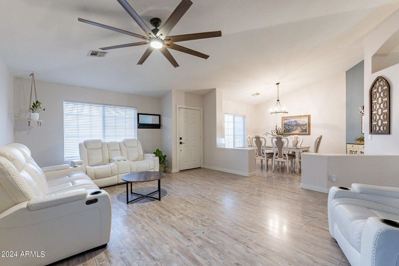 3717 E Whitehall Dr, San Tan Valley, AZ 85140