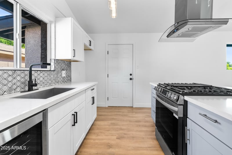 3718 Diana Ave, Phoenix, AZ 85051
