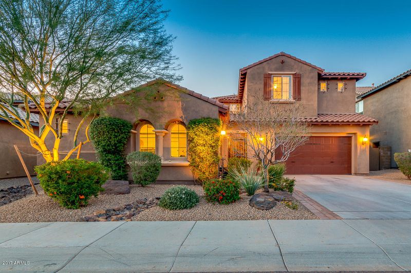 3718 E Cat Balue Dr, Phoenix, AZ 85050