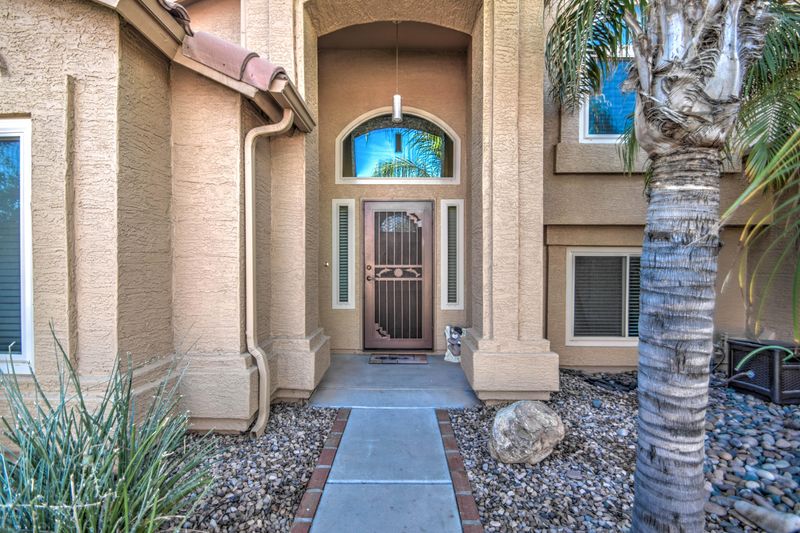3719 E Saltsage Dr, Phoenix, AZ 85048