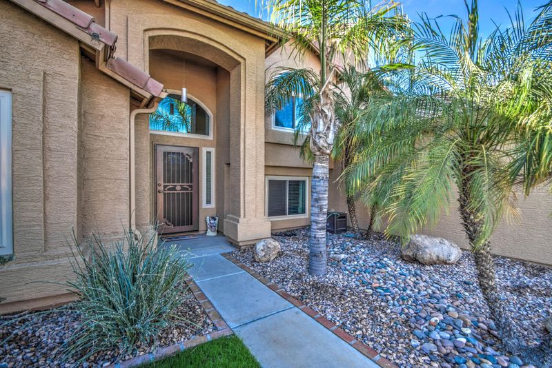 3719 E Saltsage Dr, Phoenix, AZ 85048