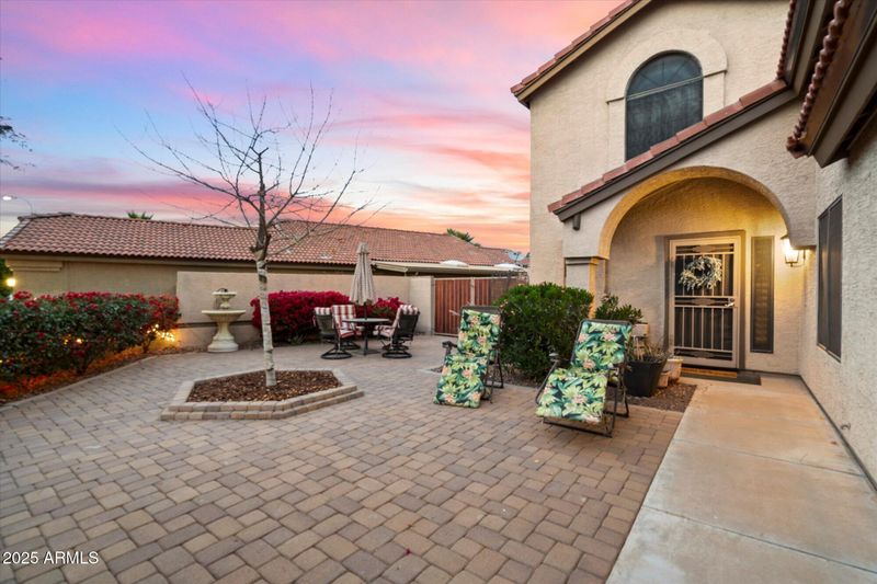 3720 E South Fork Dr, Phoenix, AZ 85044