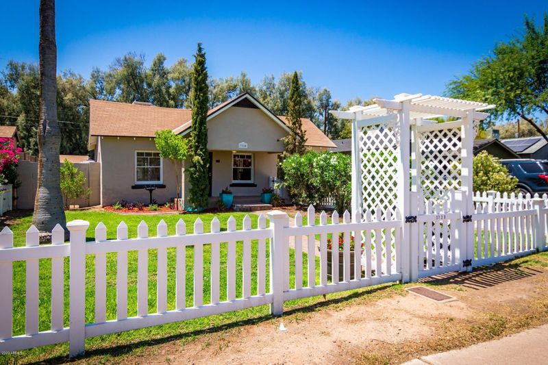 3720 N 12th St, Phoenix, AZ 85014