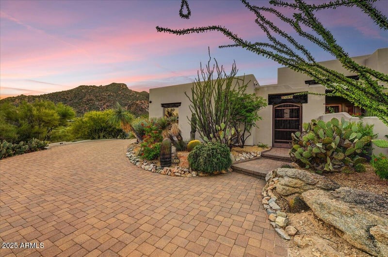 37202 Holiday Ln, Carefree, AZ 85377