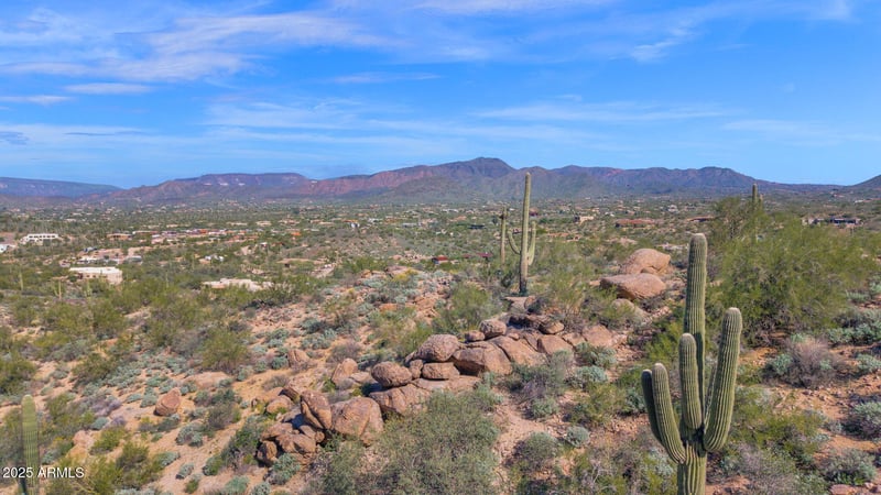 37207 Nighthawk Way #5, Carefree, AZ 85377