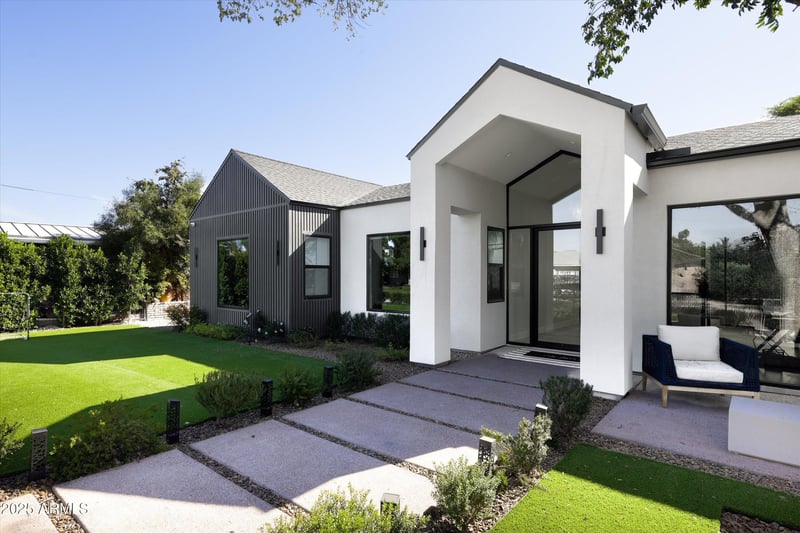 3721 Piccadilly Rd, Phoenix, AZ 85018