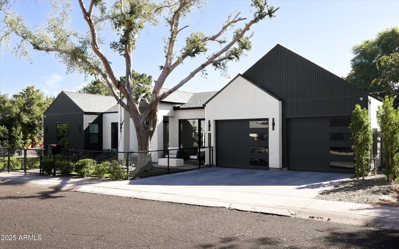 3721 Piccadilly Rd, Phoenix, AZ 85018