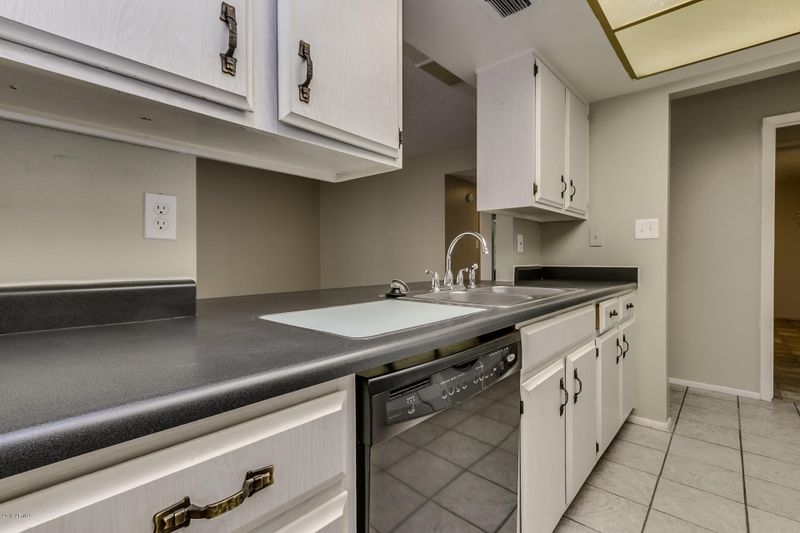 3721 W Phelps Rd, Phoenix, AZ 85053
