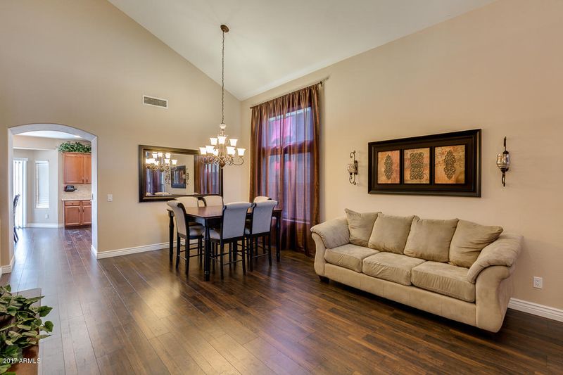 3721 W Saint Anne Ave, Phoenix, AZ 85041
