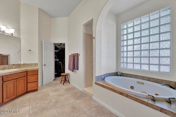 37210 22nd St, Phoenix, AZ 85086