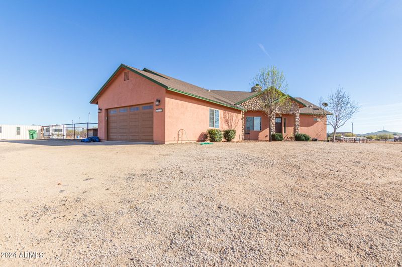 37211 N 15th Ave, Phoenix, AZ 85086