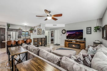 37213 17th Ave, Phoenix, AZ 85086