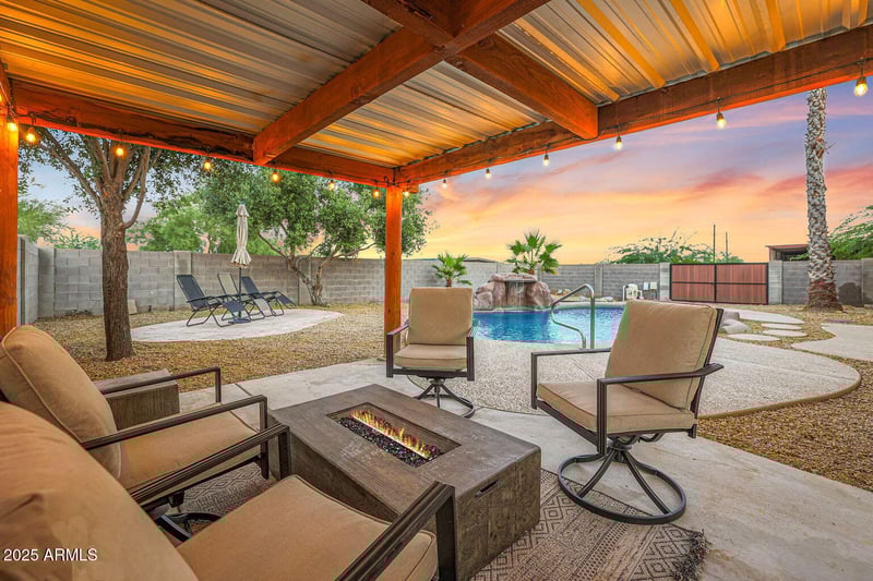 37213 17th Ave, Phoenix, AZ 85086