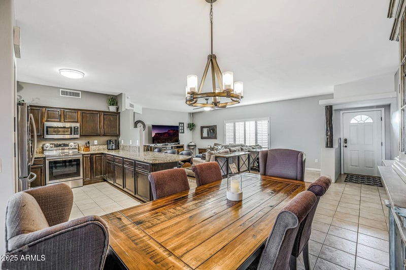 37213 17th Ave, Phoenix, AZ 85086